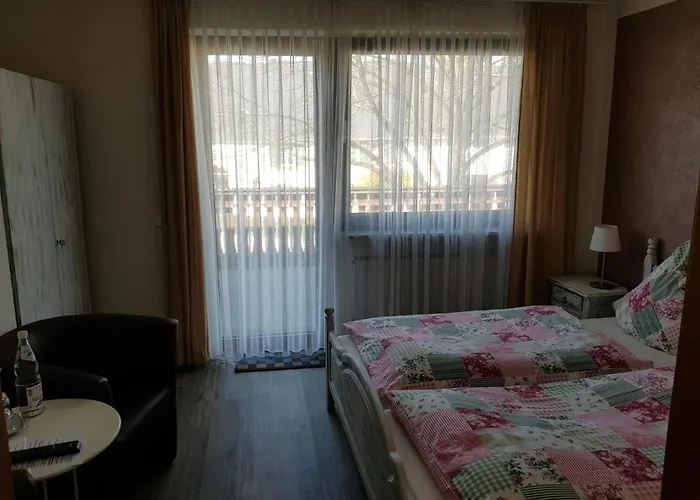 Gaestehaus Vinum Doppelzimmer * 라이웬